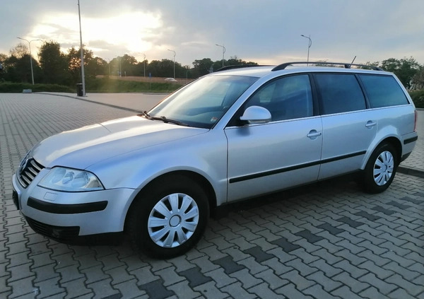 Volkswagen Passat cena 6600 przebieg: 186700, rok produkcji 2004 z Legnica małe 211